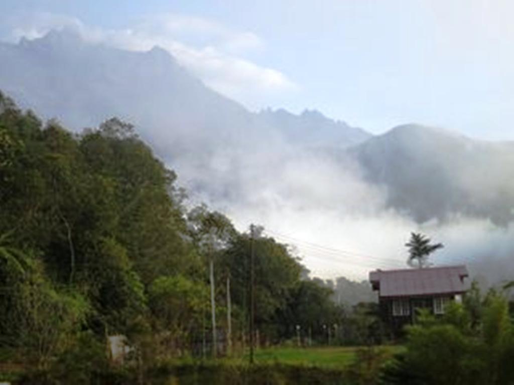 Mile 36 Lodge Kampong Kundassan Exteriör bild